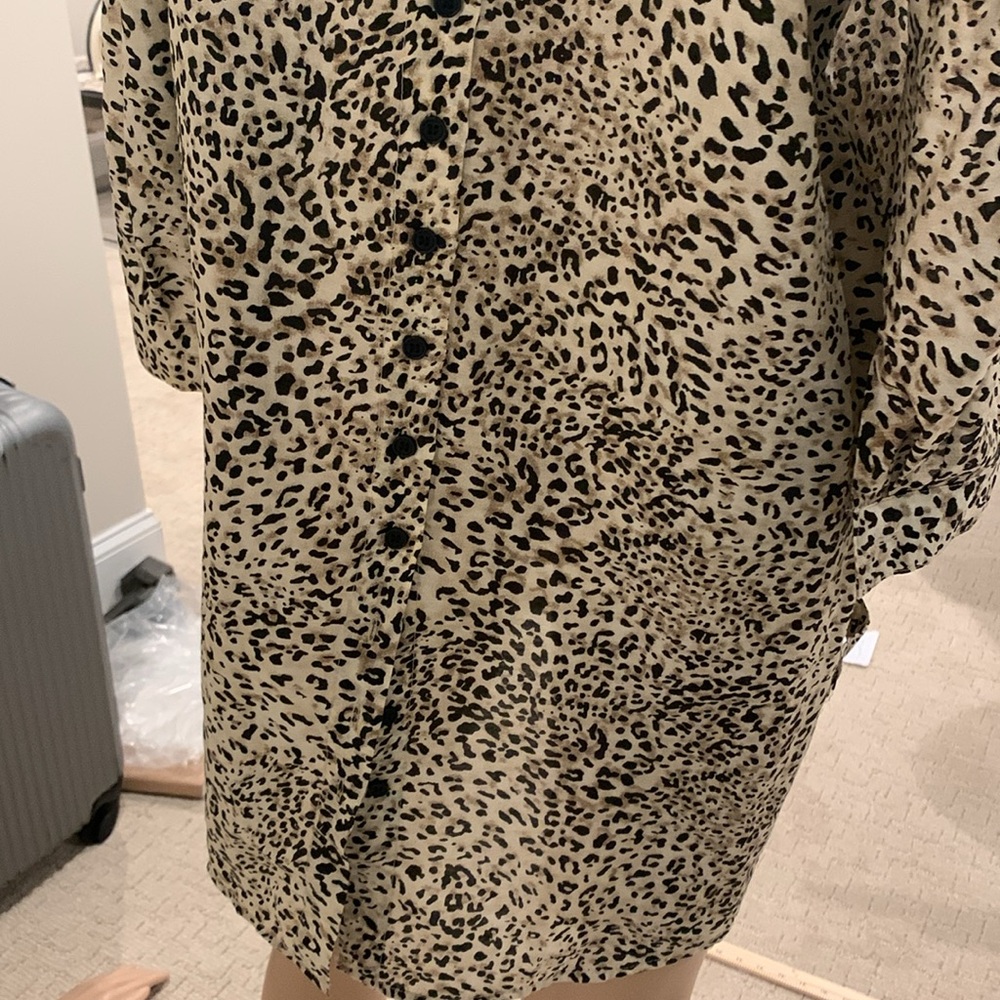 Leopard print Tunic. No wrinkle Cotton express viscose top. - Picture 5 of 7